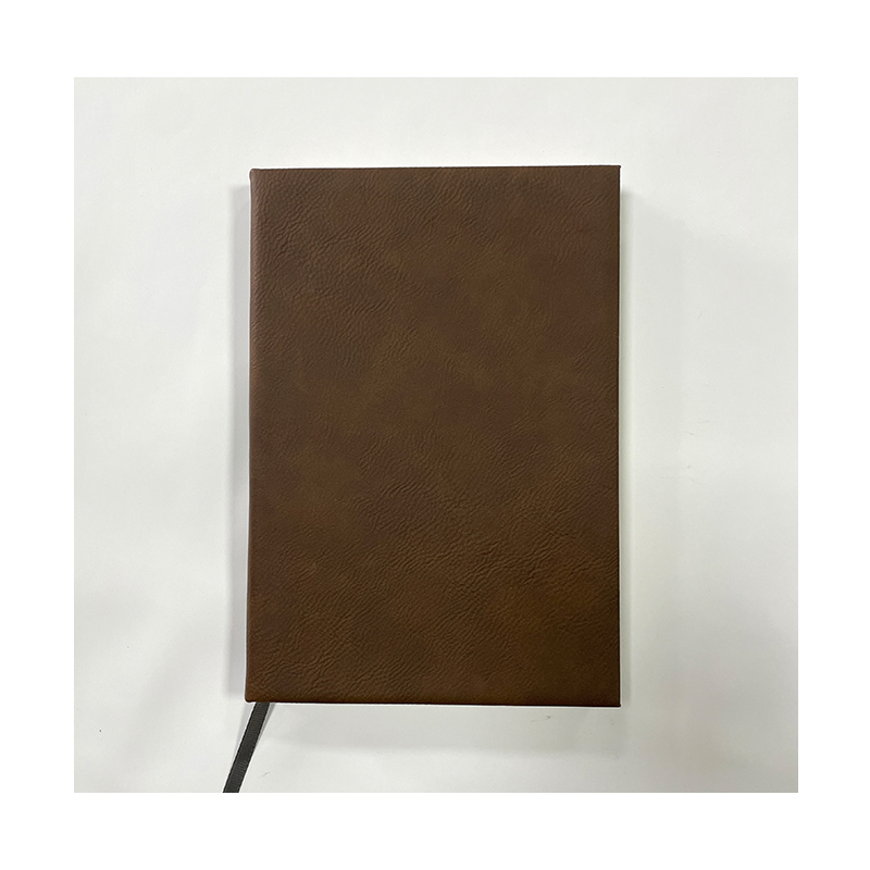 Diari in similpelle 7' x 9 3/4'.