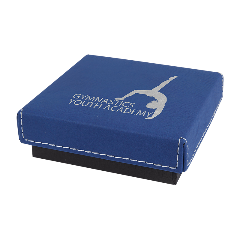 Confezione regalo da 9 3/4' x 7' con coperchio in similpelle laserabile
