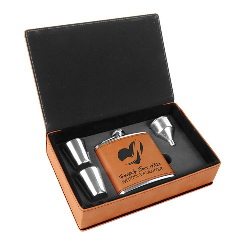 Set di fiaschette in similpelle