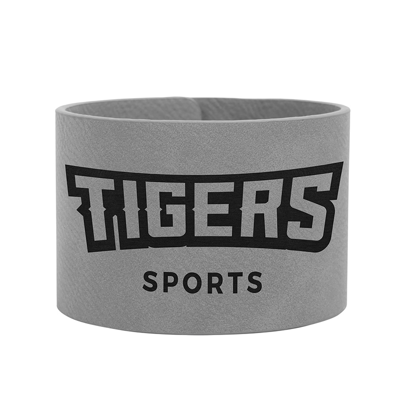 Bracciale in similpelle laserabile da 9 1/2 'x 1'. Bracciale in similpelle laserabile da 9 1/2 'x 1'.