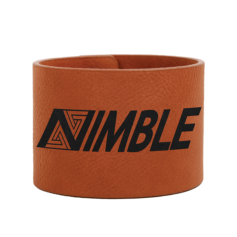 Bracciale in similpelle laserabile da 9 1/2 'x 1'. Bracciale in similpelle laserabile da 9 1/2 'x 1'.