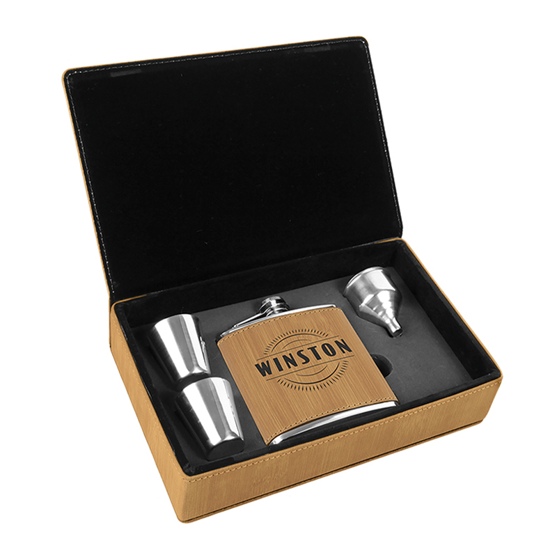 Set di fiaschette in similpelle