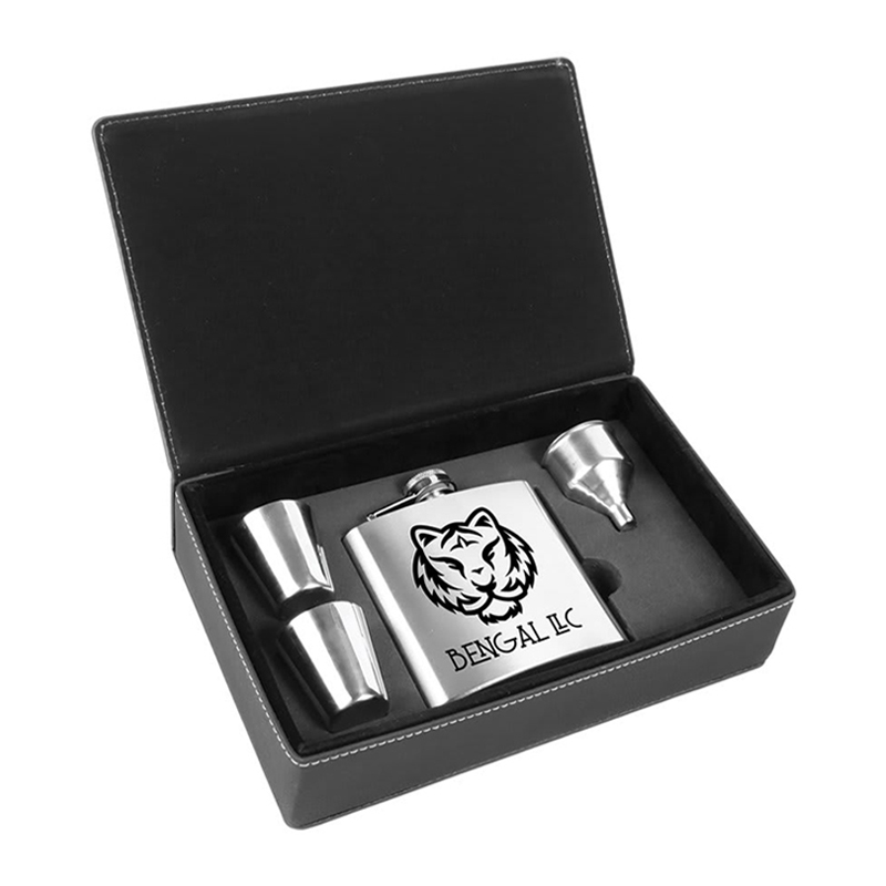 Set di fiaschette in similpelle