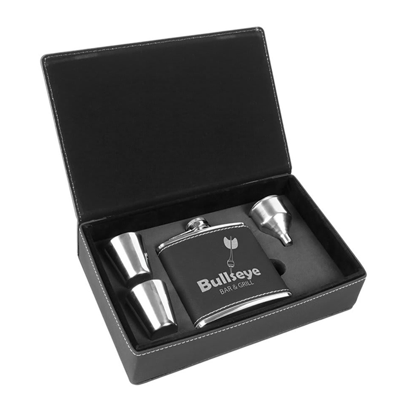 Set di fiaschette in similpelle