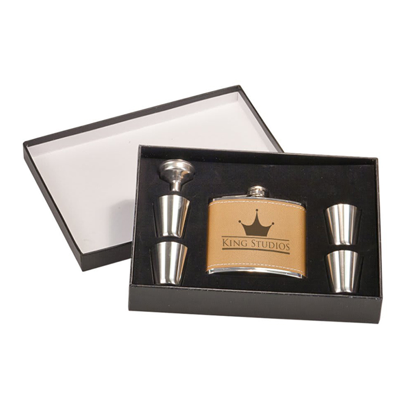 Set di fiaschette in similpelle