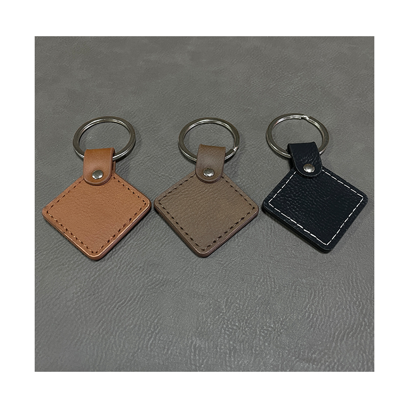 Portachiavi quadrati in similpelle laserabili con bordo oliato